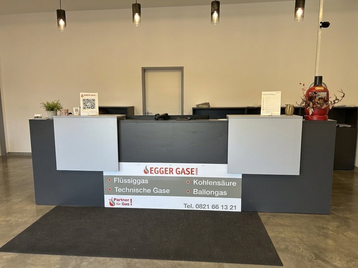 Empfangstheke von Egger Gase